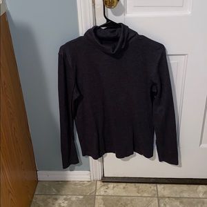 Long-sleeved turtleneck